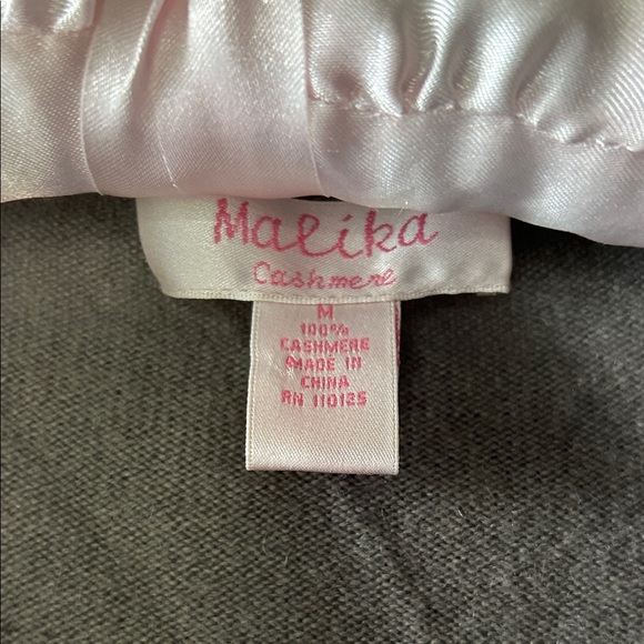 Maika Gray Cashmere Garment - Picture 2 of 3